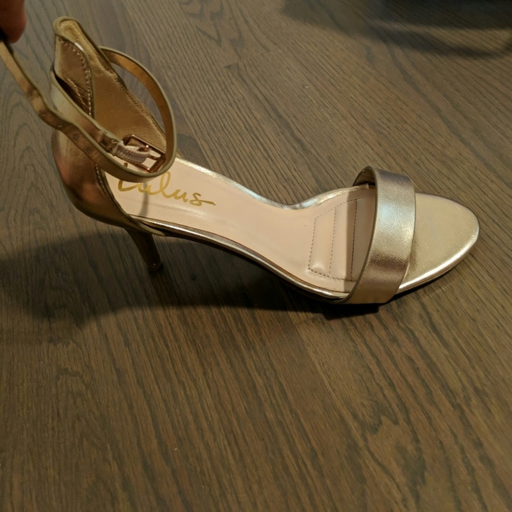 Gold heel